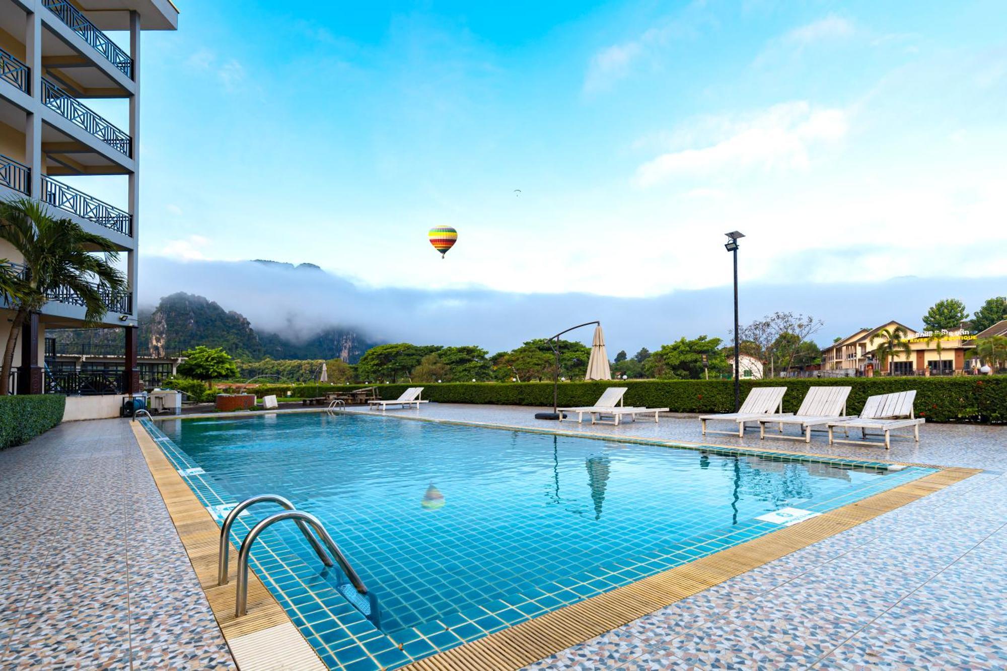 Lisha The Grand Riverside Hotel Vang Vieng Exterior photo