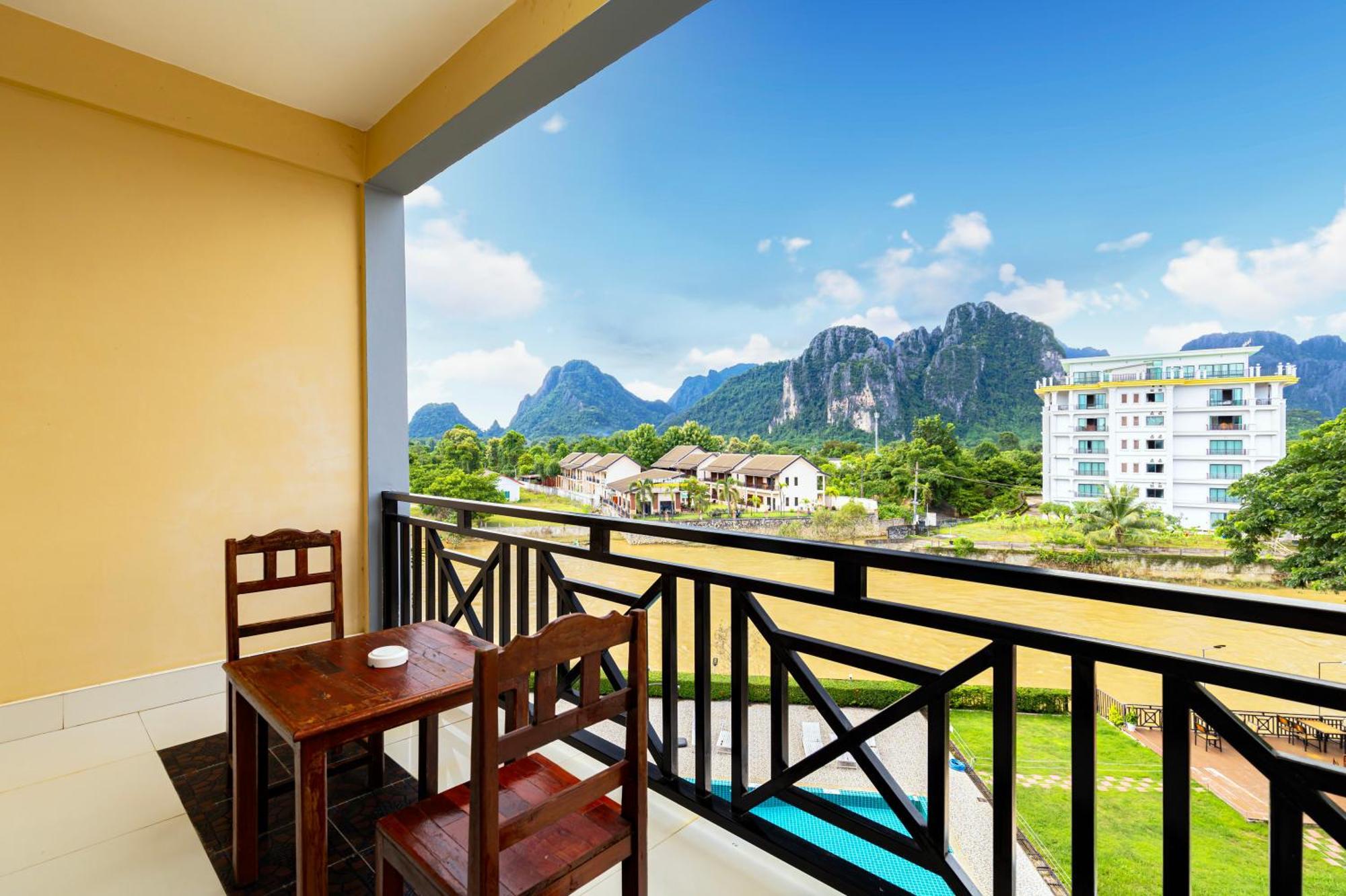 Lisha The Grand Riverside Hotel Vang Vieng Exterior photo